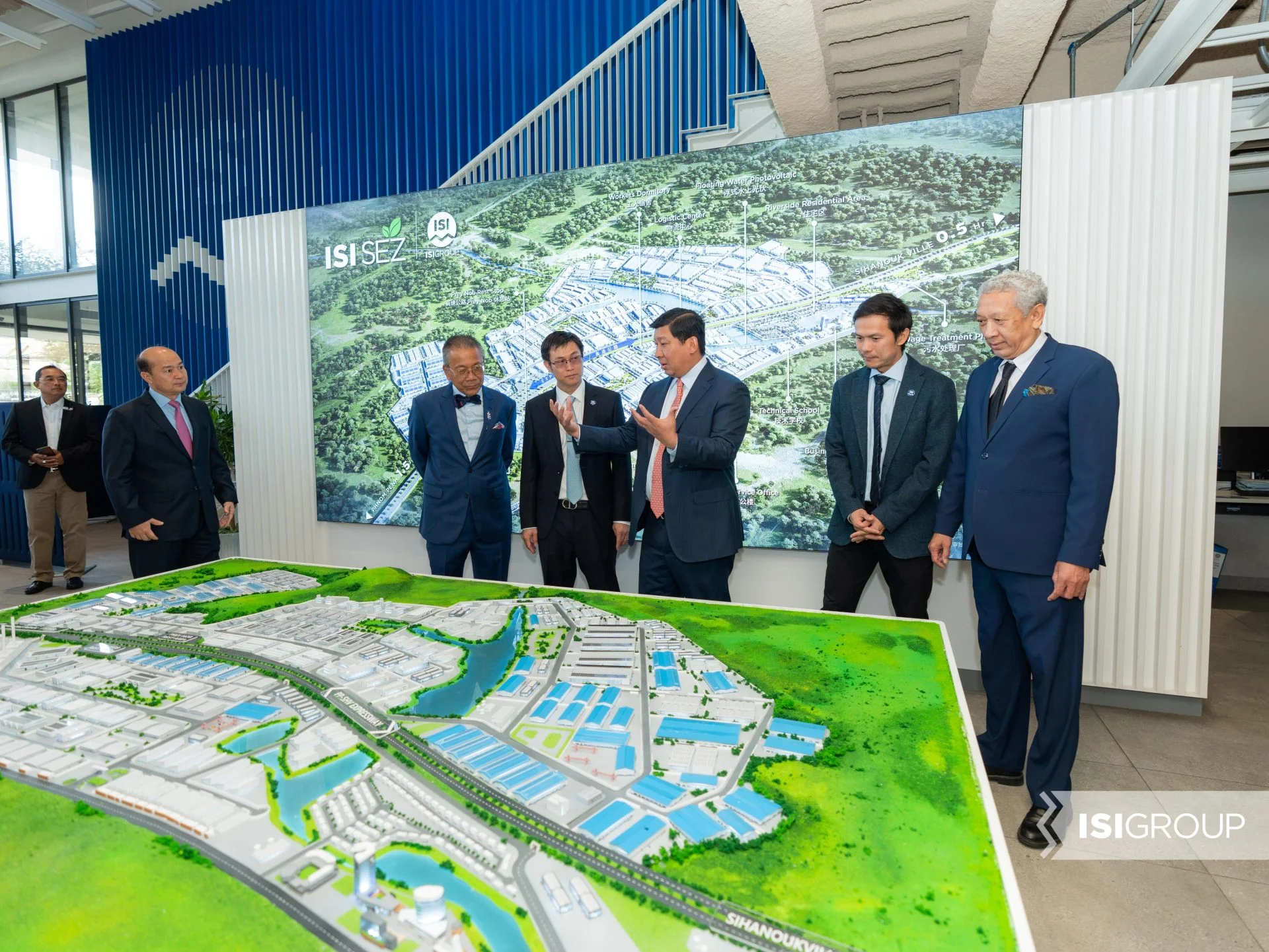 Start Strong,<br>Expand Global